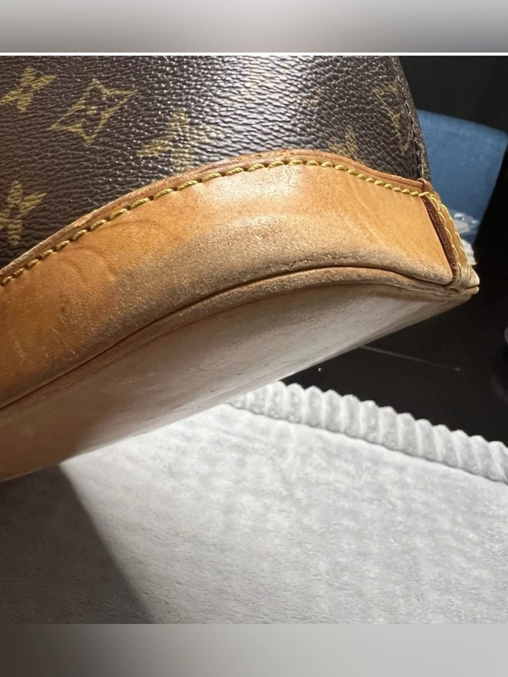 Authentic Louis Vuitton Monogram Alma PM Handbag With COA and lock